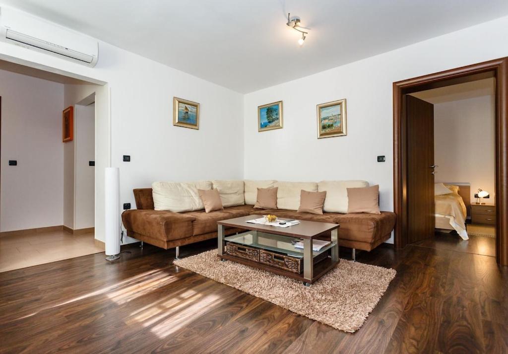 Premium Apartment Near Center And Beach With Parking Krk Town Exterior photo