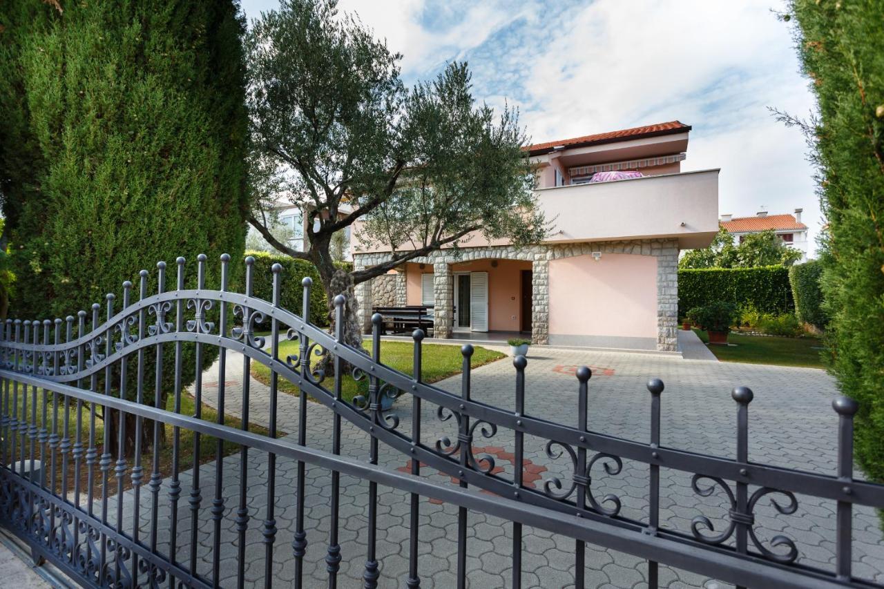 Premium Apartment Near Center And Beach With Parking Krk Town Exterior photo