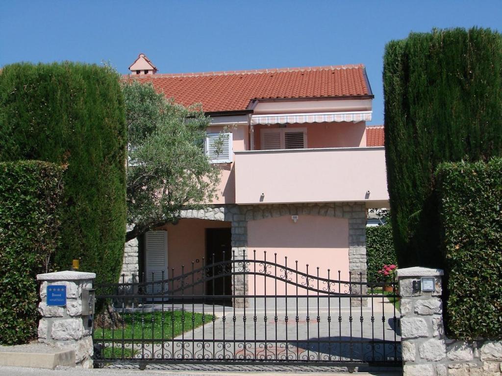 Premium Apartment Near Center And Beach With Parking Krk Town Exterior photo